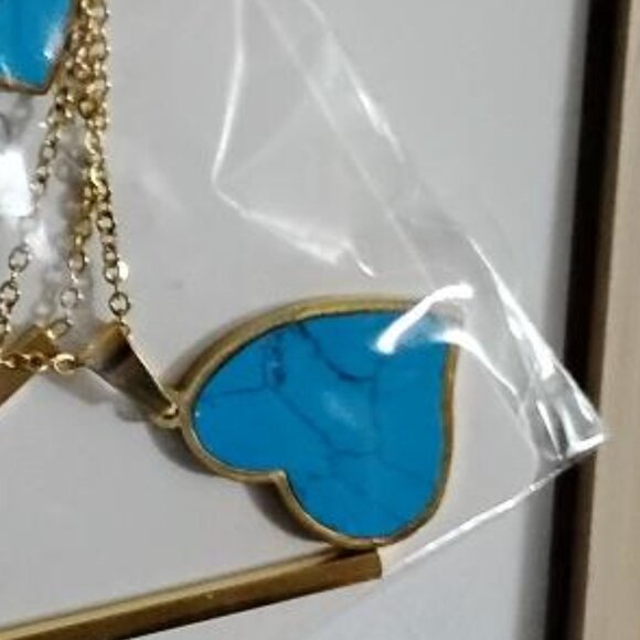 NEW- LAYERED CHAIN -SET HEART AND LINE ROAD THEME - Picture 3 of 4